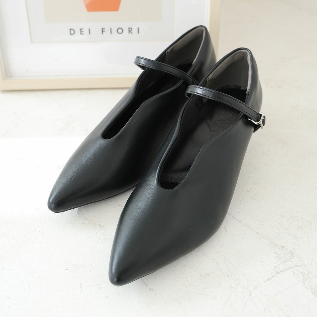 履き心地やみつき感激】ポインテッドトゥスリットストラップ5cm