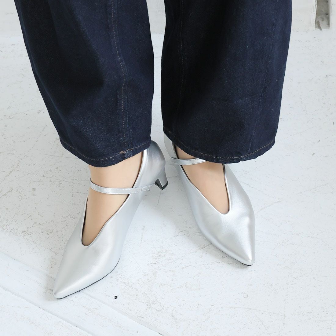 履き心地やみつき感激】ポインテッドトゥスリットストラップ5cm