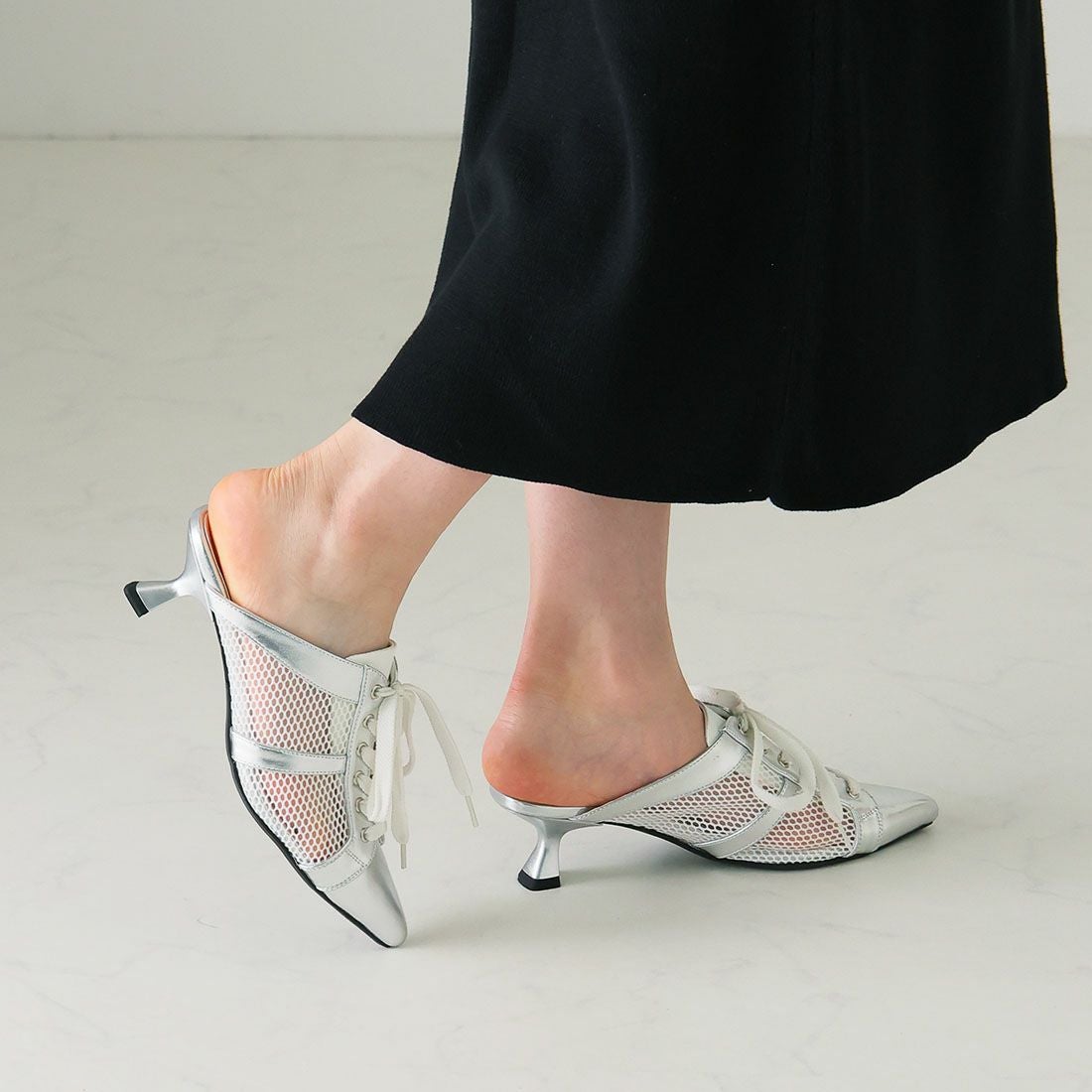 公式ストア/ZOZO限定】ポインテッドトゥシアースニーカーミュール ｜靴