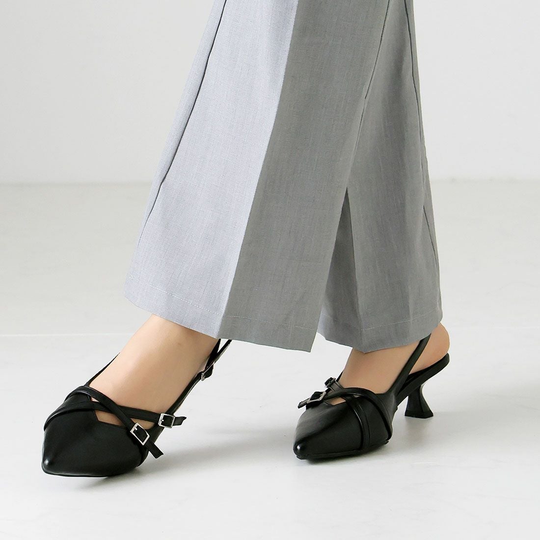 ポインテッドトゥクロスストラップスリングバックパンプス ｜靴