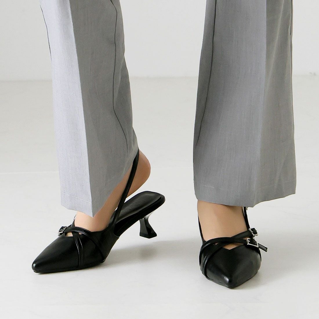 ポインテッドトゥクロスストラップスリングバックパンプス ｜靴