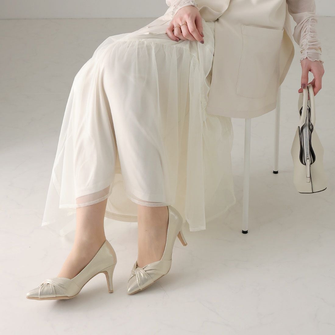 履き心地やみつき感激】ポインテッドトゥターバンリボン7cmヒール感激