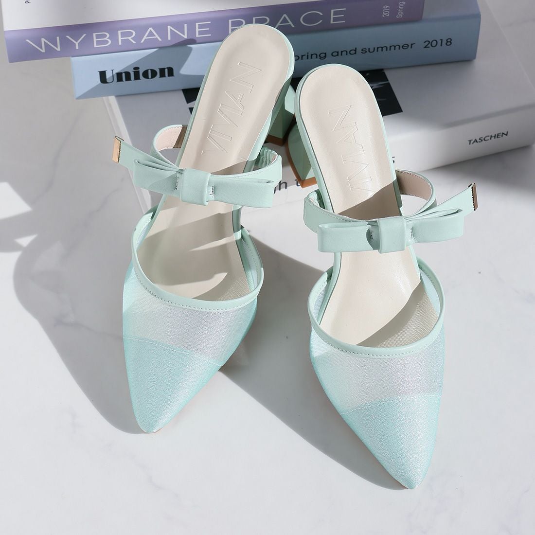 公式ストア限定カラーあり】ポインテッドトゥリボンストラップミュール