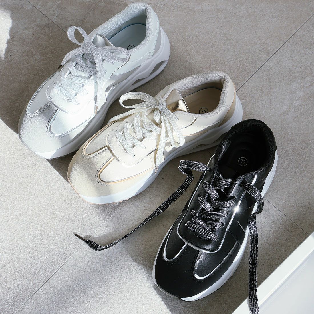 エアー底Tトゥデザインレースアップスニーカー ｜靴・レディース