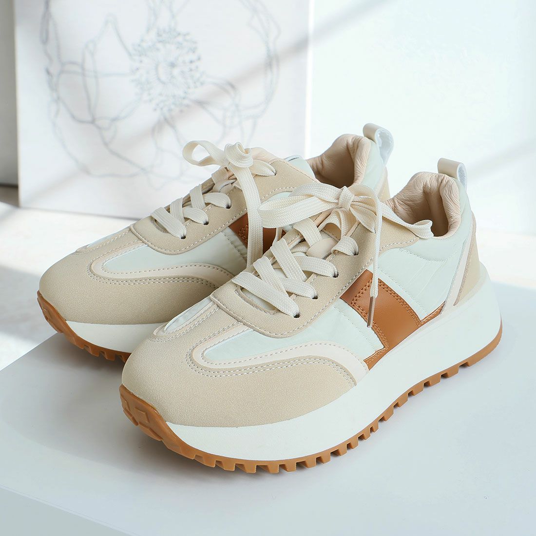 軽量厚底Tトゥサイドデザインレースアップスニーカー ｜靴・レディース