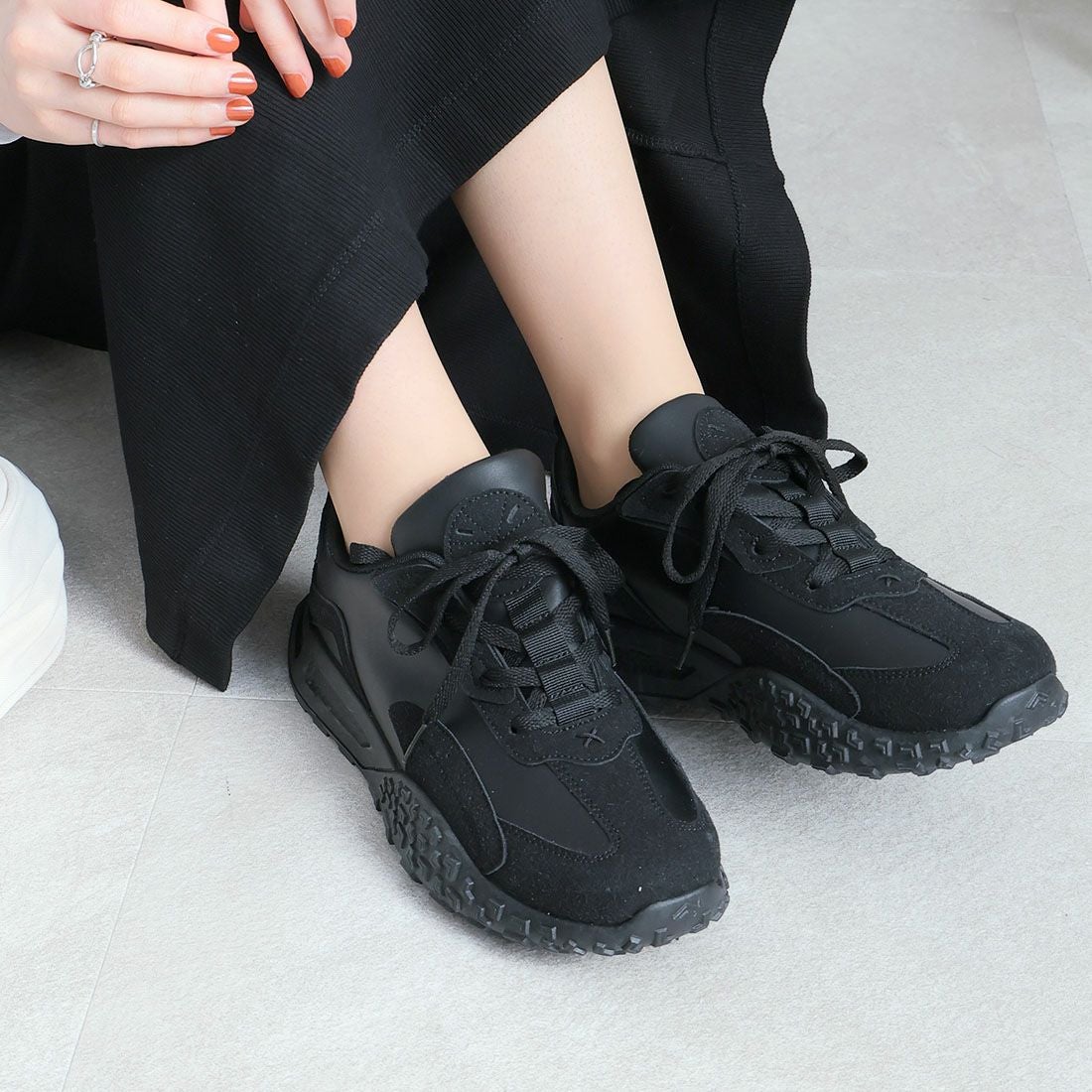 軽量厚底Tトゥデザインレースアップスニーカー ｜靴・レディース