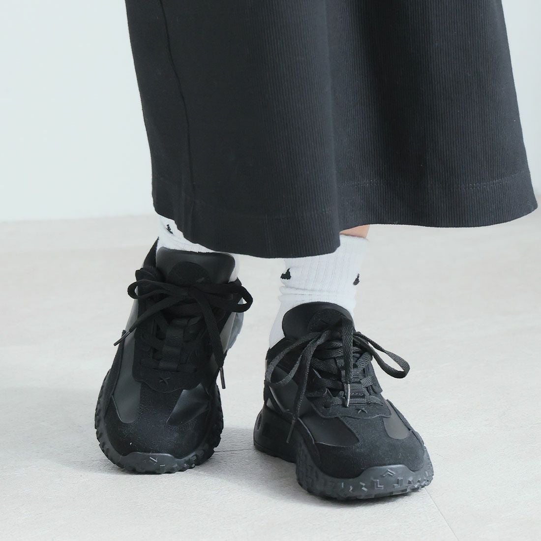 軽量厚底Tトゥデザインレースアップスニーカー ｜靴・レディース