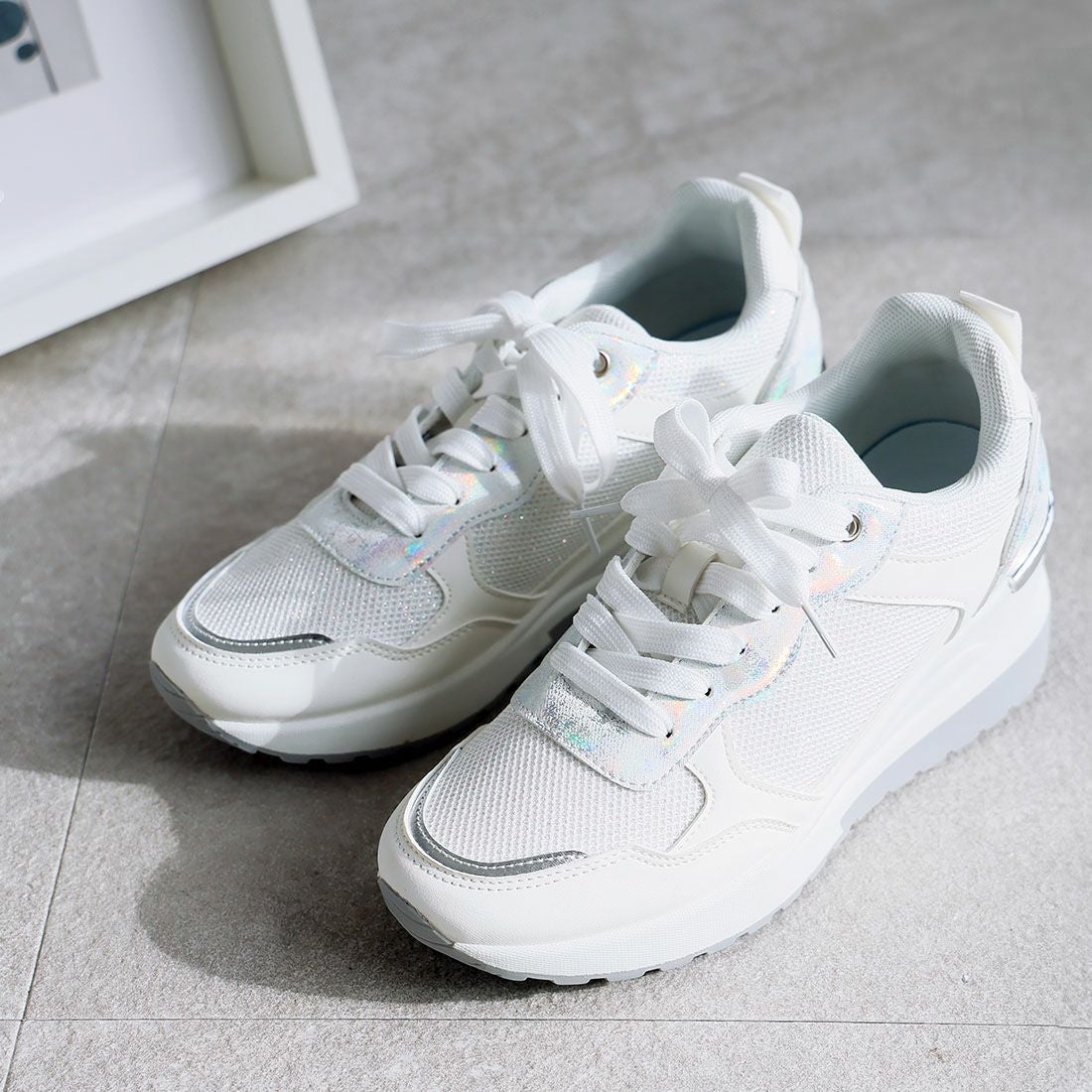 グリッターレースアップウェッジスニーカー ｜靴・レディースシューズ