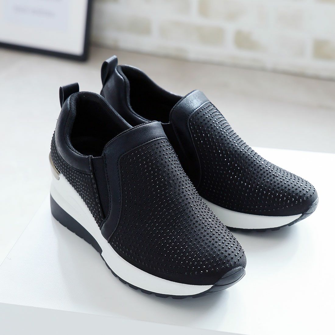 ビジュー付きスリッポンウェッジスニーカー ｜靴・レディースシューズ