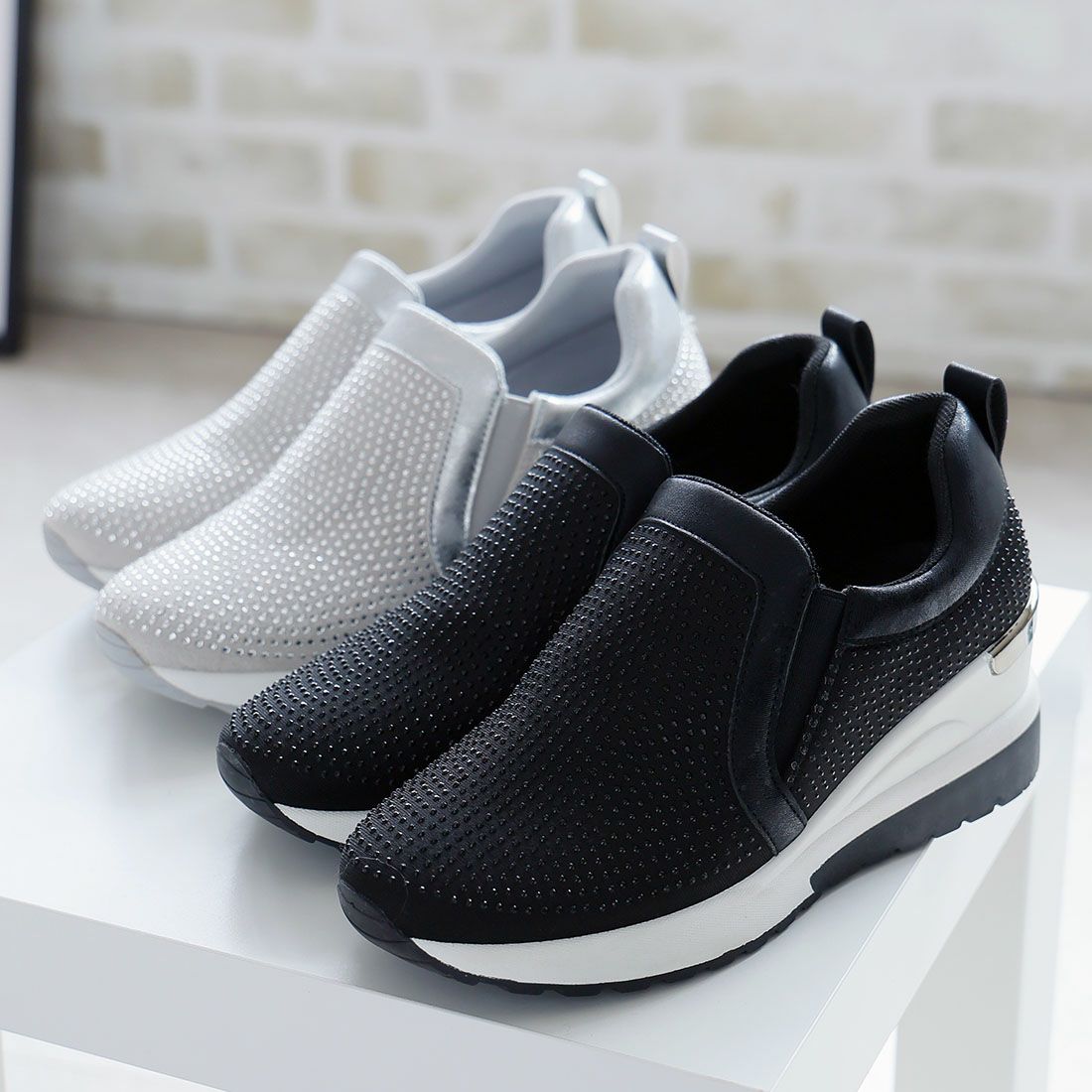 ビジュー付きスリッポンウェッジスニーカー ｜靴・レディースシューズ