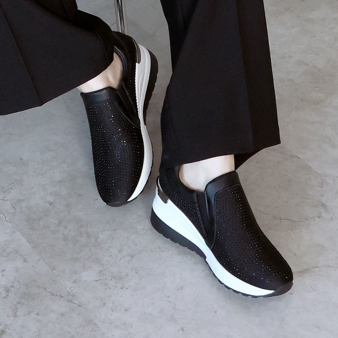 ビジュー付きスリッポンウェッジスニーカー ｜靴・レディースシューズ