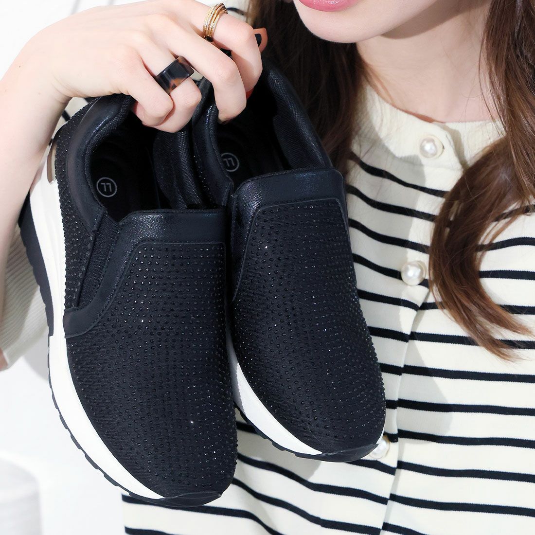 ビジュー付きスリッポンウェッジスニーカー ｜靴・レディースシューズ