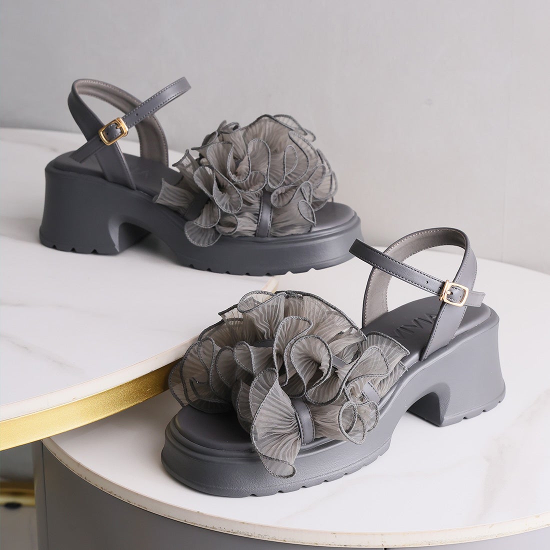 再入荷】【2026年夏新色追加】シアークロスフリル厚底ストラップ