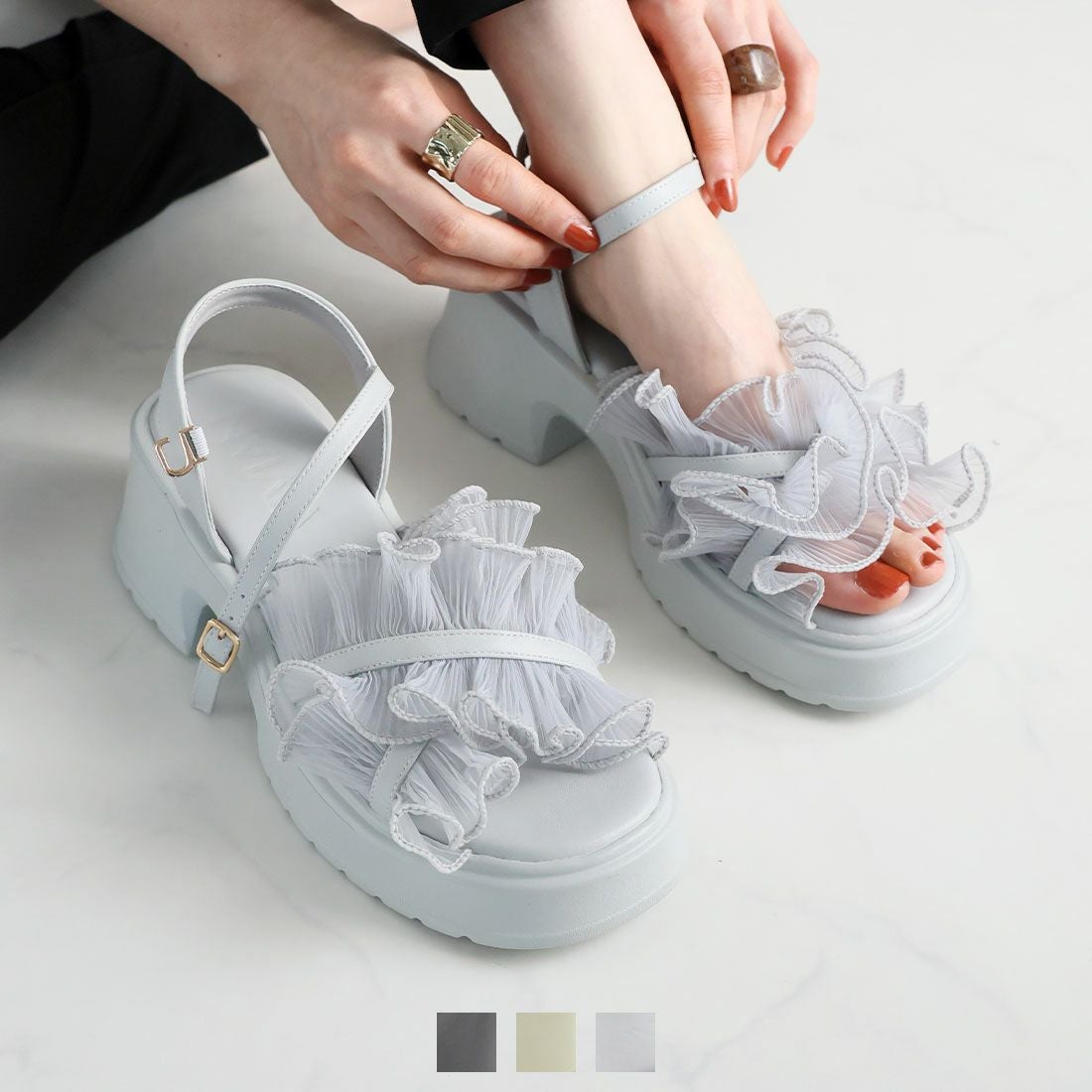 2026年夏新色追加】シアークロスフリル厚底ストラップサンダル ｜靴