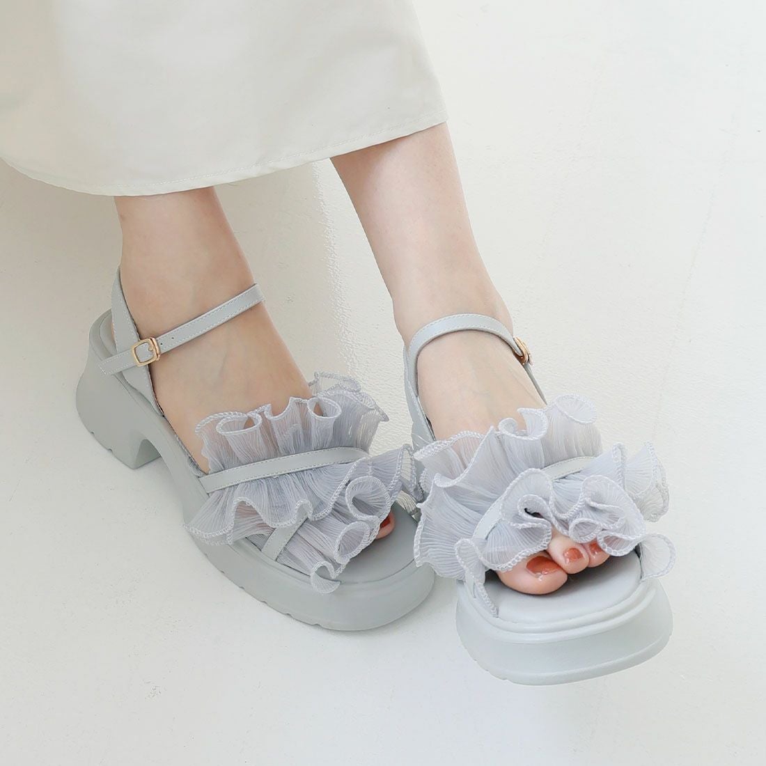 2026年夏新色追加】シアークロスフリル厚底ストラップサンダル ｜靴