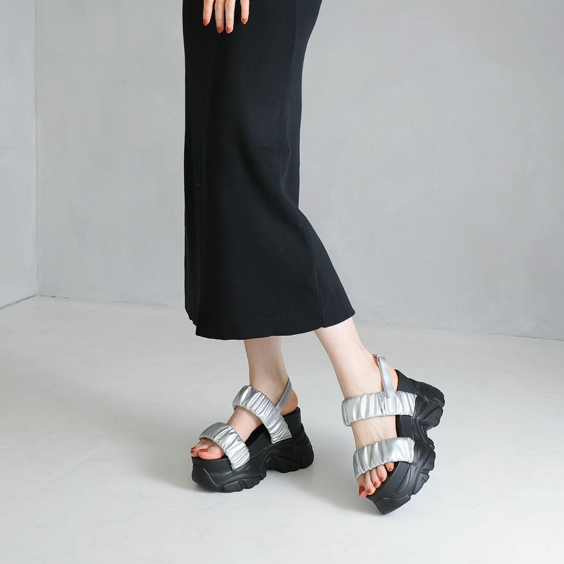 公式ストア/ZOZO限定】厚底ダブルギャザーベルトスポーツサンダル ｜靴