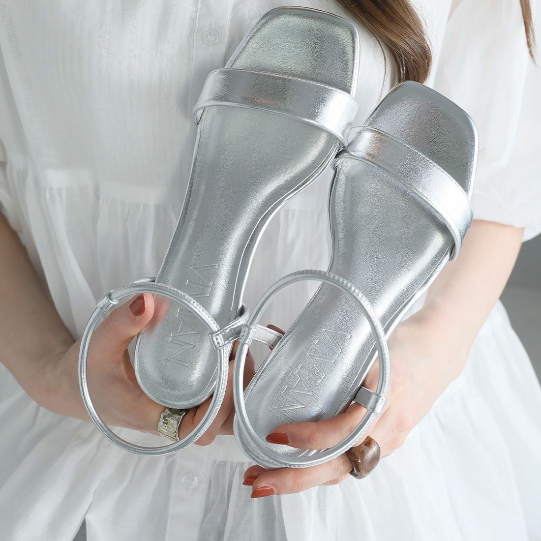 サッ！と履ける】スクエアトゥサークルストラップサンダル ｜靴