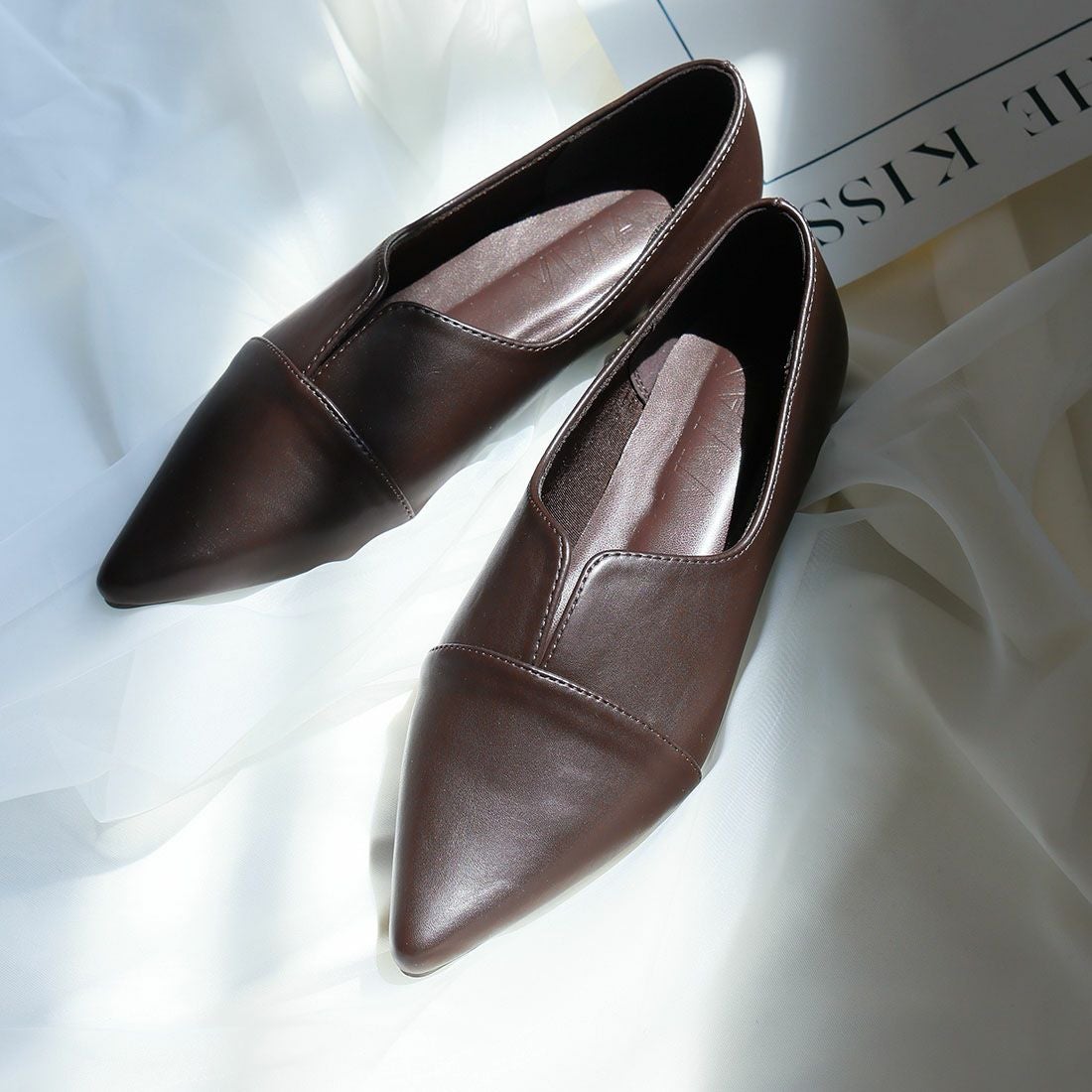 スリット切り替えデザインフラットシューズ ｜靴・レディースシューズ