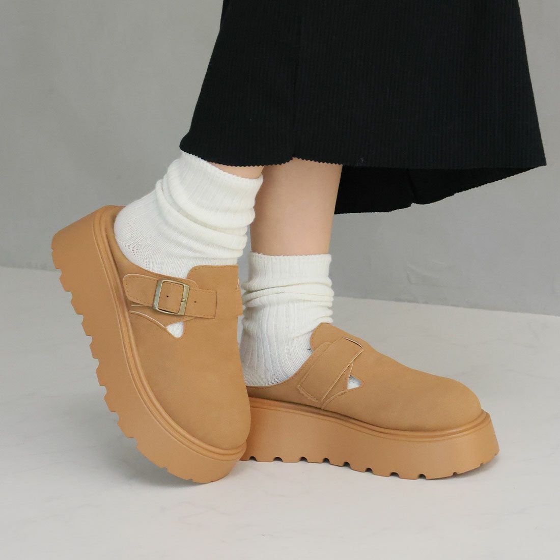 もこもこボア中敷き厚底ベルトデザインサボサンダル ｜靴・レディース