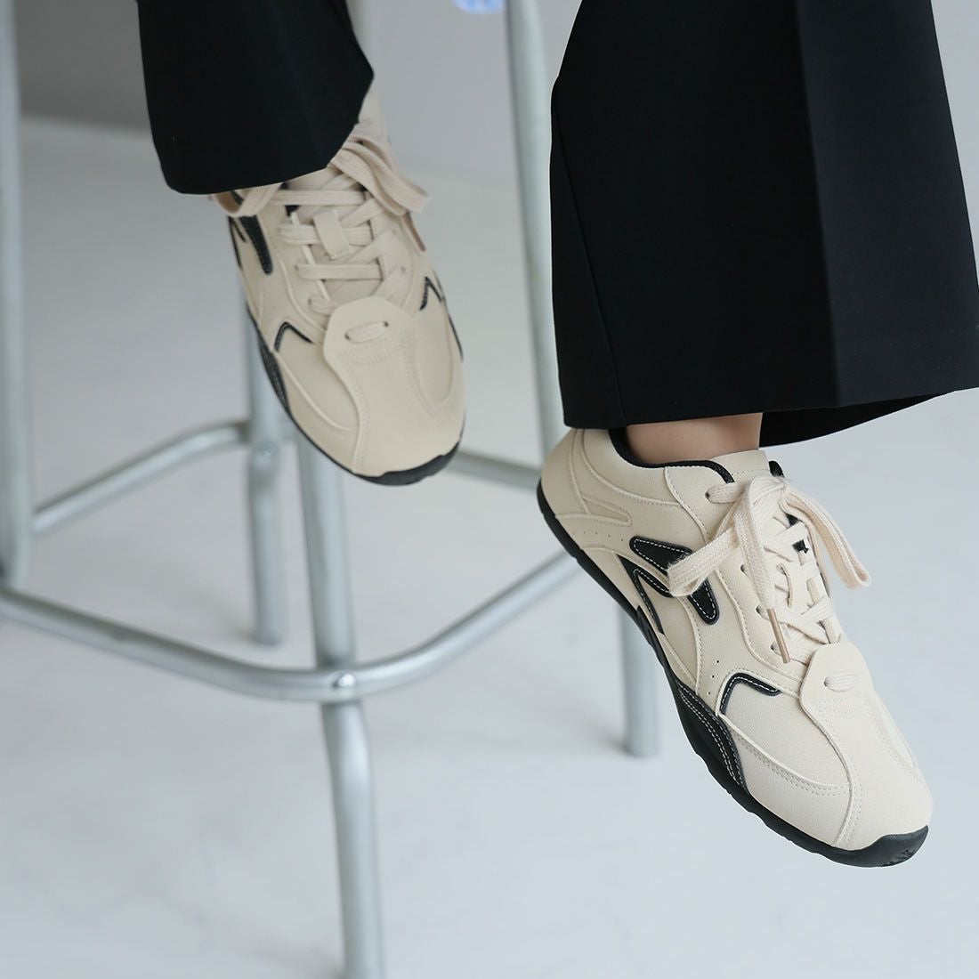 やわらかソールバイカラーレースアップスニーカー ｜靴・レディース