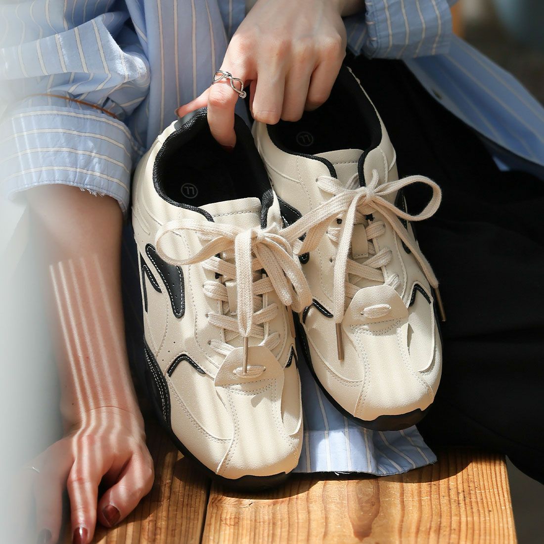 やわらかソールバイカラーレースアップスニーカー ｜靴・レディース