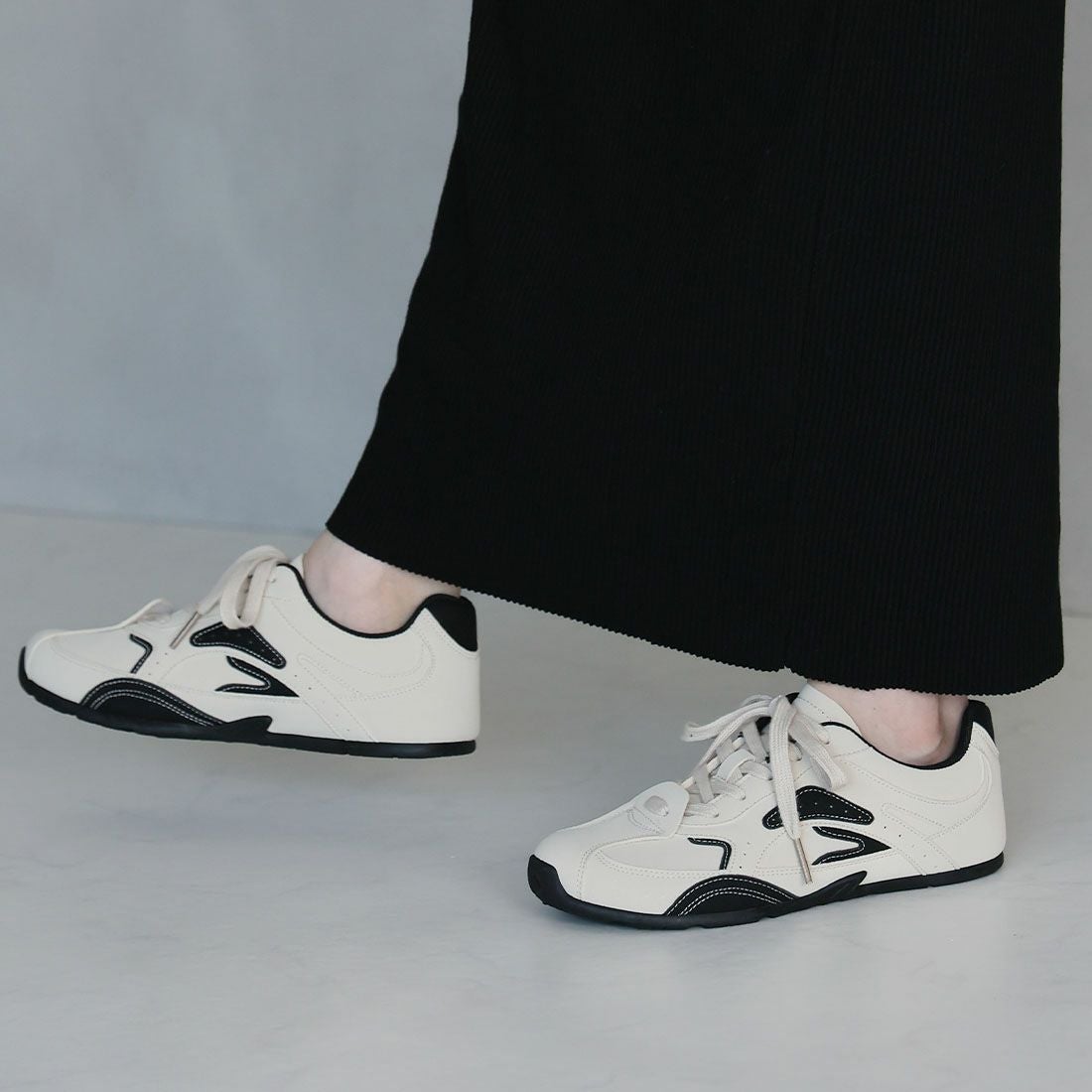 やわらかソールバイカラーレースアップスニーカー ｜靴・レディース