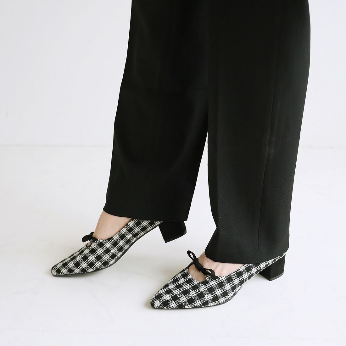 履き心地やみつき感激】ポインテッドトゥリボン4cmヒール感激パンプス