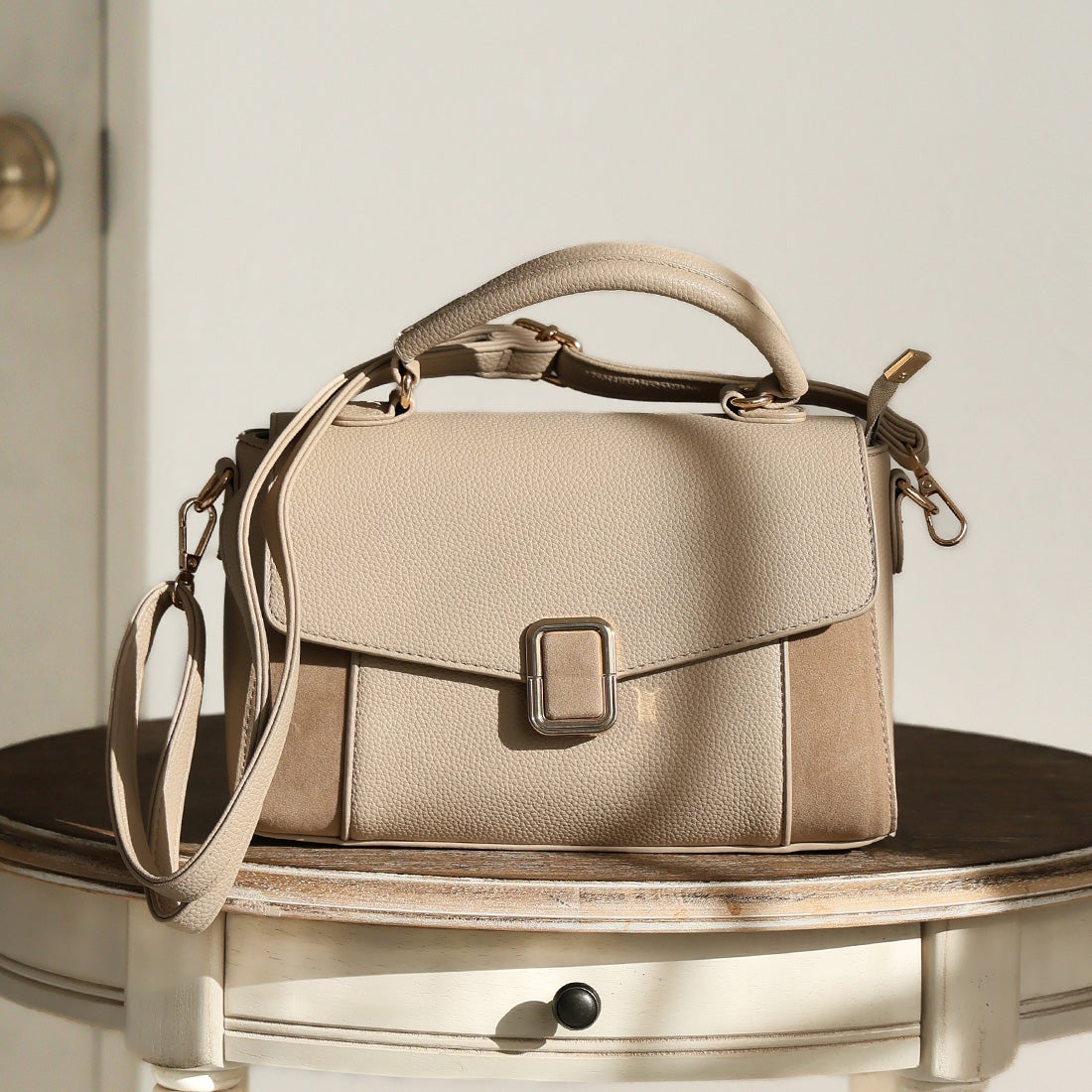 バックル付き異素材コンビフラップ2WAYバッグ ｜靴・レディース