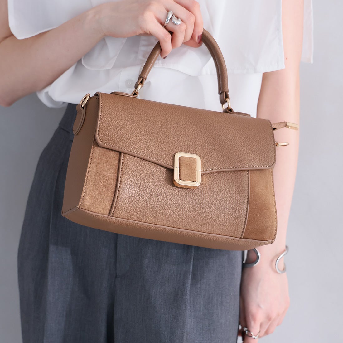 バックル付き異素材コンビフラップ2WAYバッグ ｜靴・レディース