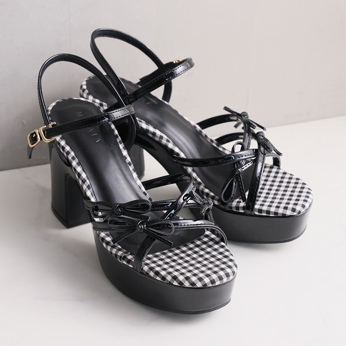 公式ストア/ZOZO限定】トリプルリボン厚底プラットフォームストラップ